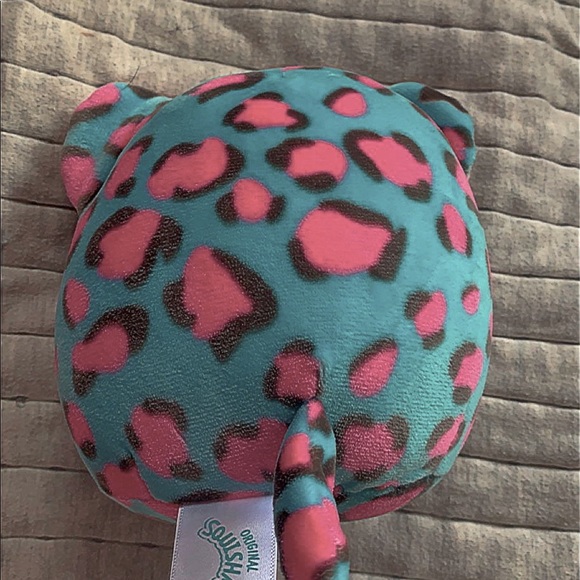 Cute cheetah squishmallow - Picture 2 of 2
